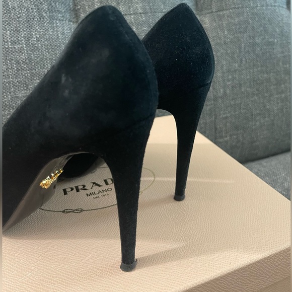 PRADA 🖤🖤 Authentic Black Suede Pumps in Excellent preowned condition - 36.5 - Picture 6 of 8